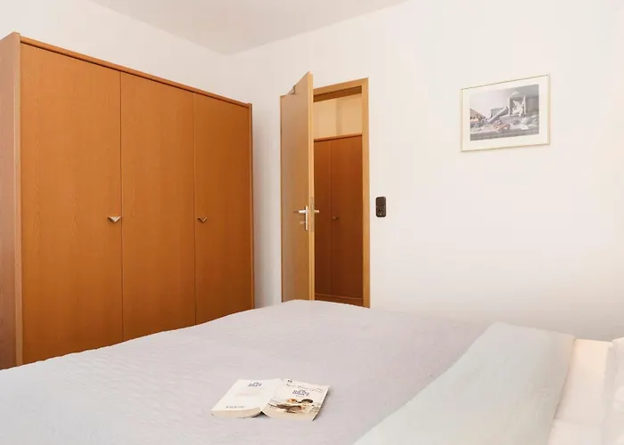 Kaiserhof 38 Muschelkiste *